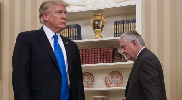 Trumpi e quan ish-sekretarin Tillerson “memec si një gur”