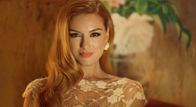 Ajola publikon foton festive: Me një super miss dhe me një misskë të vockël të bukur