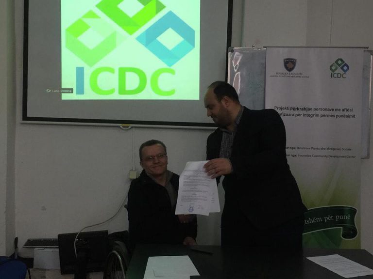 ICDC nënshkruan kontratat me praktikantët në projektin “Përkrahja e personave me aftësi të kufizuara për integrim përmes punësimit”