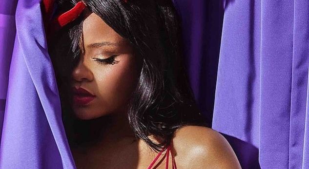 Rihanna e zjarrtë në koleksionin më të ri të të brendshmëve