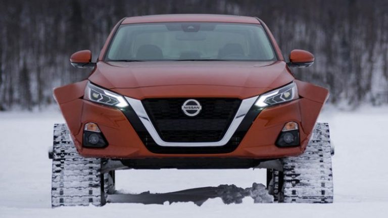 Nissan Altima me rrota sikur të tankeve, lëvizë edhe nëpër shtigjet më të vështira (Video)