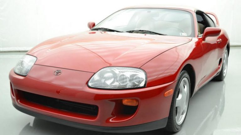 Toyota Supra e prodhuar në vitin 1994, shitet 120 mijë dollarë (Foto)
