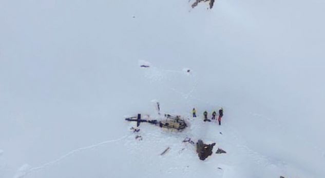 Pesë të vdekur në aksidentin mes helikopterit dhe aeroplanit në Alpet Italiane