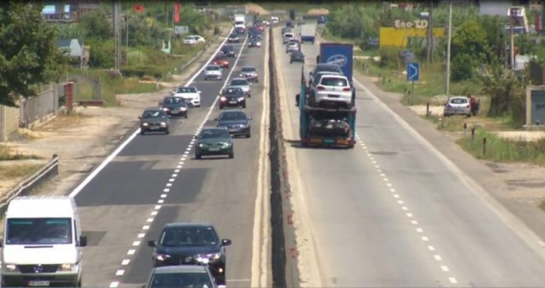 Hapet qarkullimi në autostradën Tiranë-Durrës