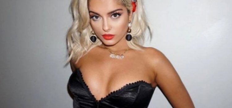 Bebe Rexha me dukje ndryshe, pozon e lagur nga banjo