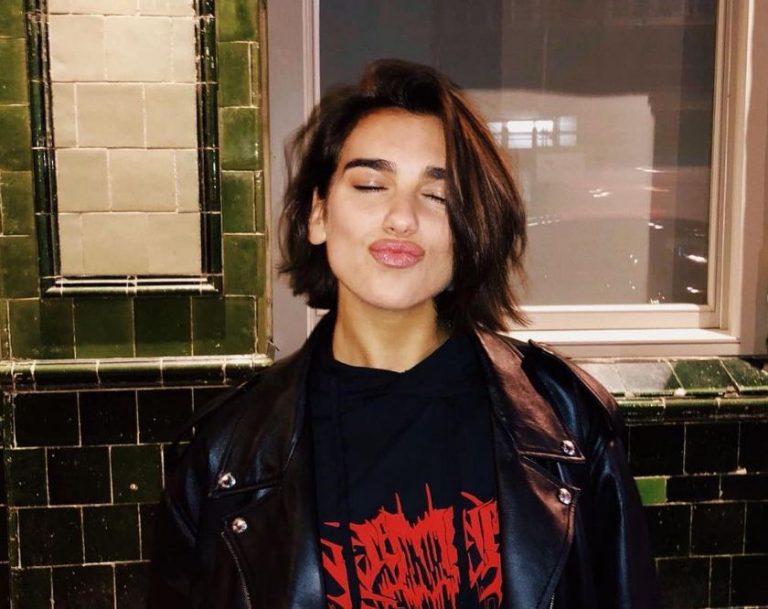 Dua Lipa e bukur shumë, e zeza i paska hije shumë!