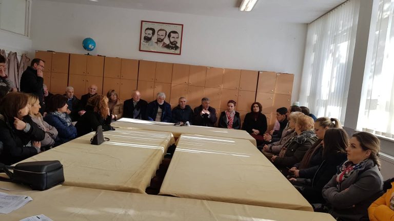 Kryetari i SBASHK-ut viziton grevistët në Lipjan