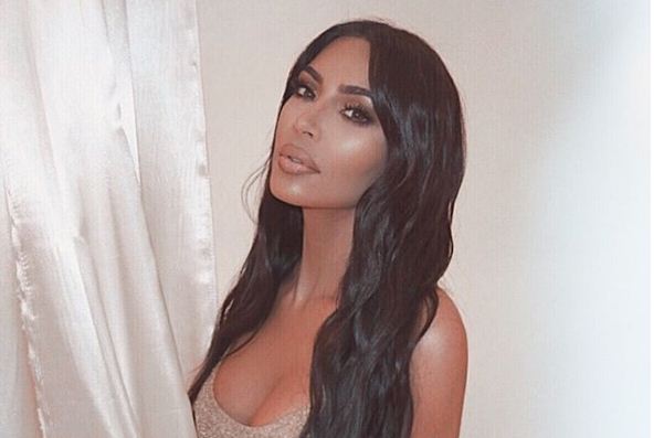 Harrojini linjat e saj ‘bombastike’, fytyra e Kim Kardashian është e përkryer
