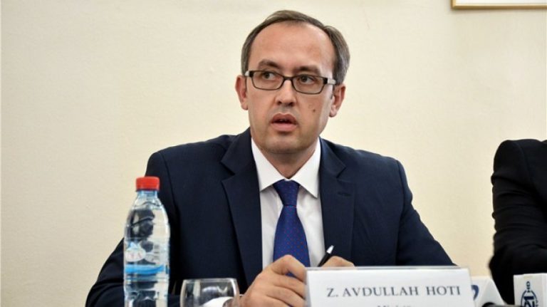 Avdullah Hoti: Qeveria PAN përkeqësoi gjendjen ekonomike në Kosovë