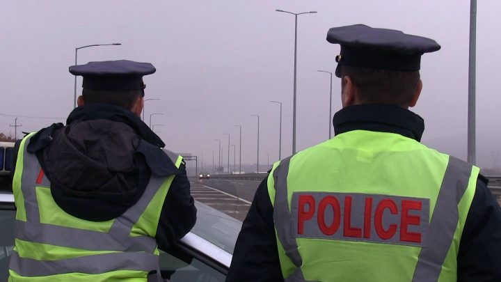 Policia Kosovës bën apel për kujdes më të shtuar në trafik për shkak të reshurave të borës
