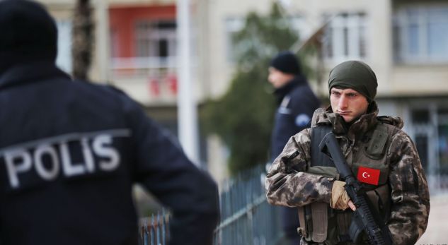 Bastisje masive në Turqi, Erdogan kërkon rreth 150 ‘gylenistë’