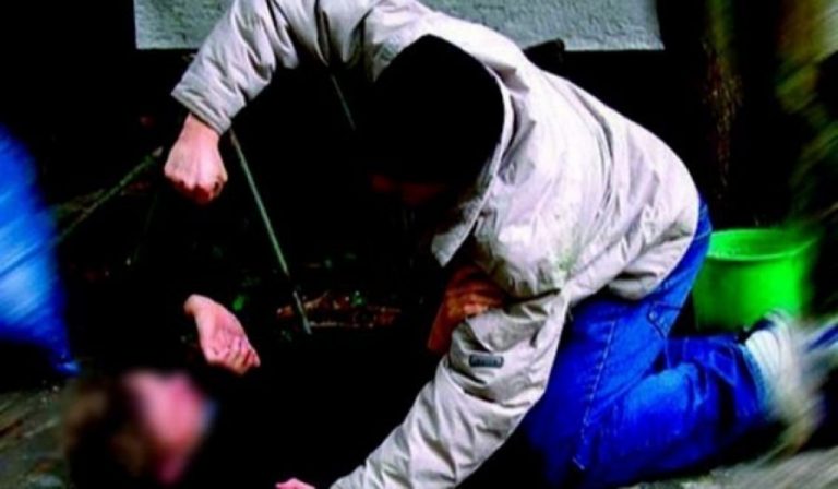 Lipjan, tre persona sulmojnë fizikisht një tjetër