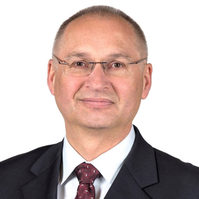 Deputeti slloven jep dorëheqje duke pranuar se ka vjedhur një sanduiç