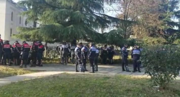 FNSH, RENEA e Garda ‘blindojnë’ Kuvendin