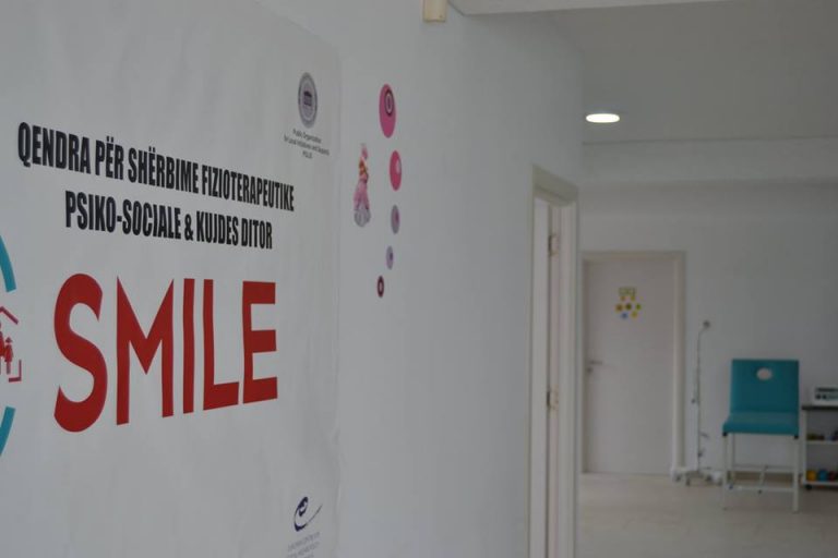 Qendra SMILE: Realizohen  vizita shtëpiake në familjet e fëmijeve me nevoja të veçanta në komunën e Lipjanit