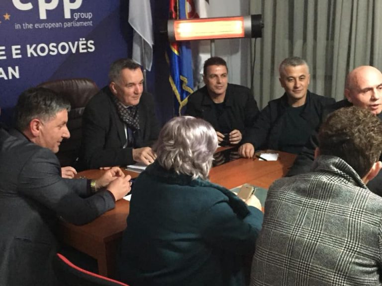 Mbledhja e zgjeruar e Kryesisë së LDK-së në Lipjan, ja qfarë u tha?