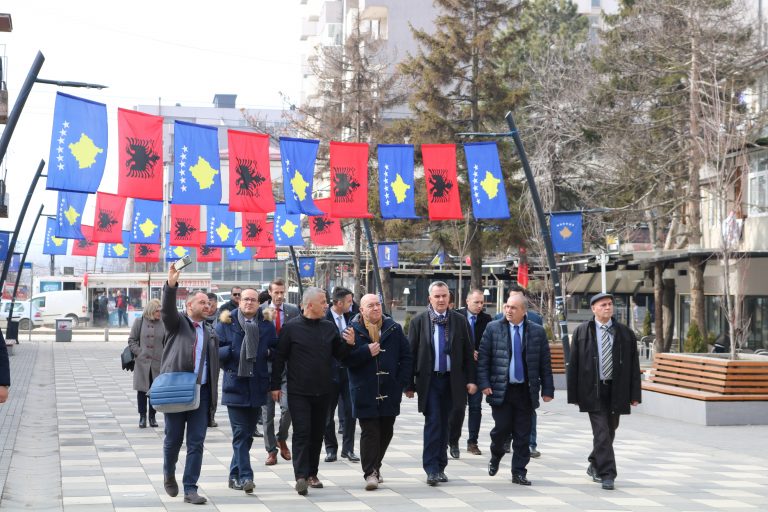 Kryetarët e Komunave Frascineto dhe Civita qëndrojnë në Lipjan, vizitojnë shtëpijen Muze të At Shtjefën Gjeçovit dhe shpellën e Mermerit Gadime