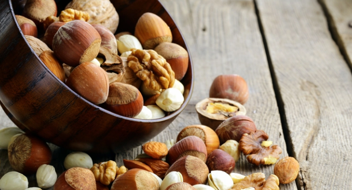 Shkencëtarët kanë zbuluar: Frutat arrore zvogëlojnë rrezikun nga sëmundjet e zemrës te diabetikët!