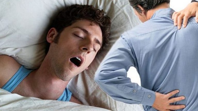 Pozita më e mirë për të fjetur nëse keni dhimbje shpine