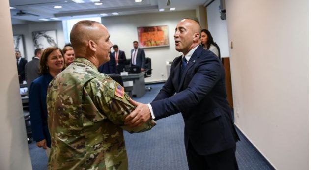 Gjenerali amerikan anulon vizitën në Kosovë, shkak mosheqja e taksës ndaj Serbisë