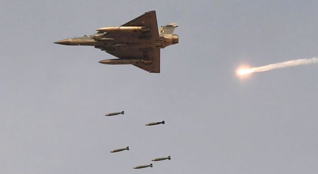 India bombardon Pakistanin në rajonin e Kashmirit
