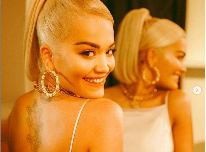Rita Ora s’do të jetë prezente në Brit Awards