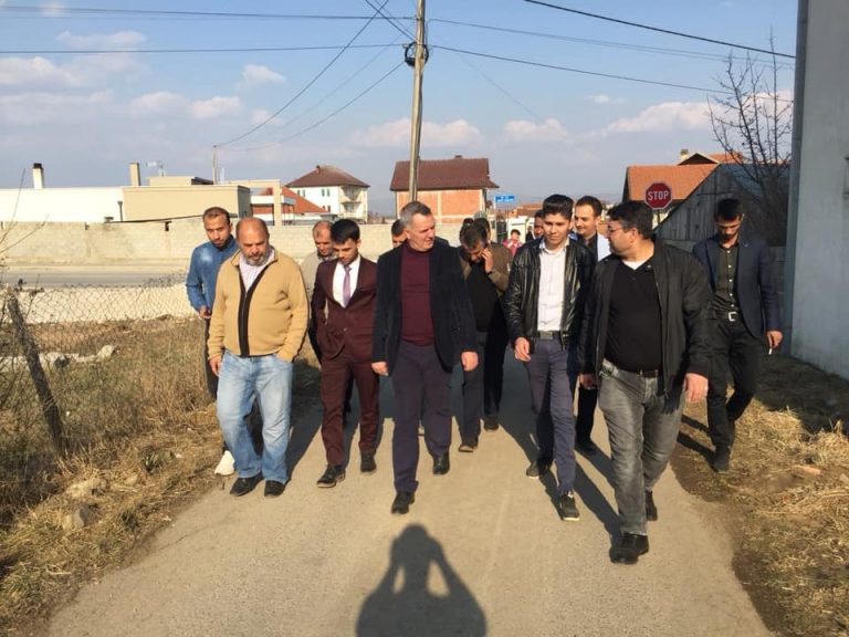 Kryetari Ahmeti njoftohet nga afër me problemet e komunitetit Ashkali