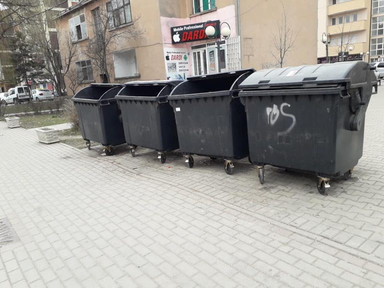 Fillon shpërndarja e 240 kontejnerve në Lipjan (FOTO)