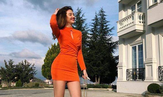 Befason Kiara Tito, zhgënjen me dukjen