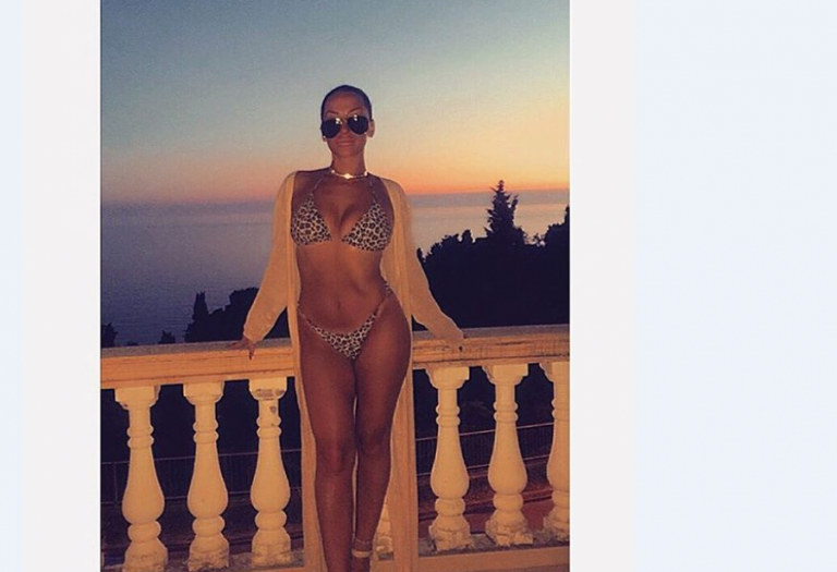 Flaka Krelani ‘përvëluese’ edhe kësaj here (FOTO)