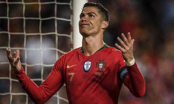 Flet Ronaldo pasi u lëndua në ndeshjen kundër Serbisë