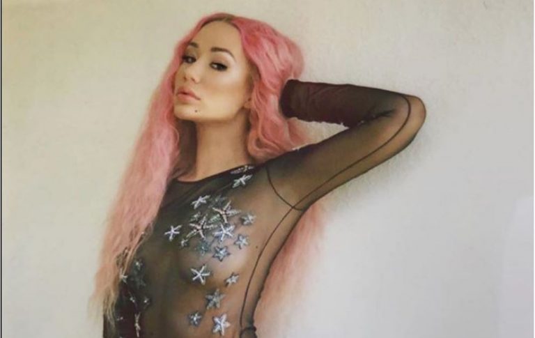 Iggy Azalea lavdërohet për linjë perfekte, por…
