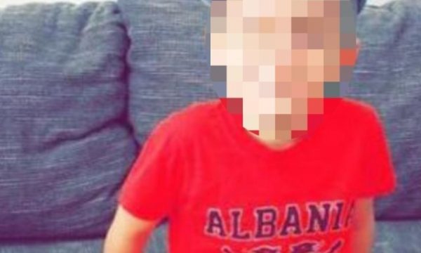 Ky është 7-vjeçari që u vra me thikë në Zvicër nga 75-vjeçarja