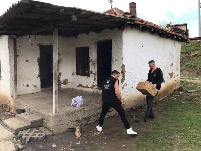 Shoqata Jetimat e Ballkanit ndihmojnë 14 familje me nevojë në Komunën e Lipjanit