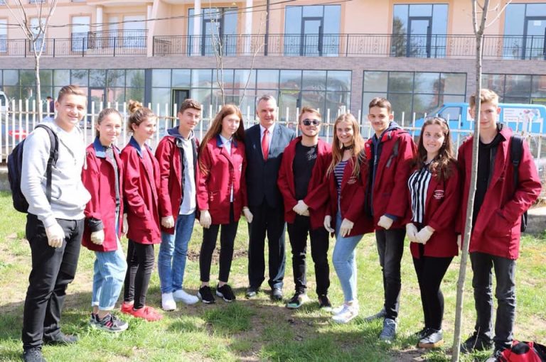 #PlantaTreeChallengeKosovo, Imri Ahmeti nominon: Xhafer Gashi, Gazmend Muhaxheri, Naim Ismajli, Burim Berisha dhe  Bali Muharremaj