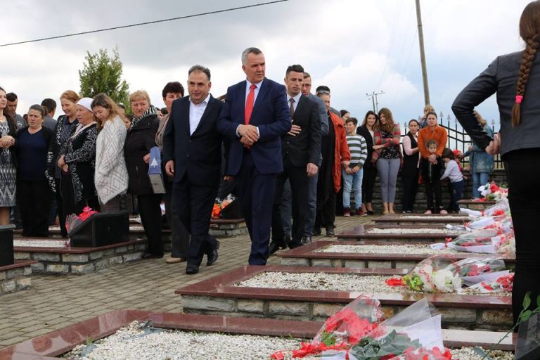 Nderohen martirët e fshatrave Ribar i Vogël dhe Blinajë