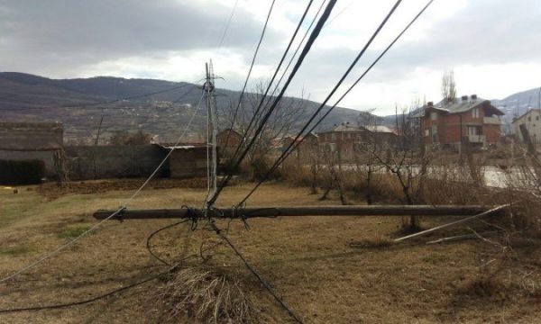 Erërat e forta lënë pa energji elektrike, Ferizajn, Gjilanin e Mitrovicën