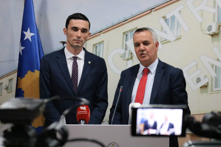 Kryetari Imri Ahmeti dhe ministri Endrit Shala nënshkruajnë marrëveshje bashkëpunimi për investime të fazës së dytë në Parkun Industrial- Qylagë