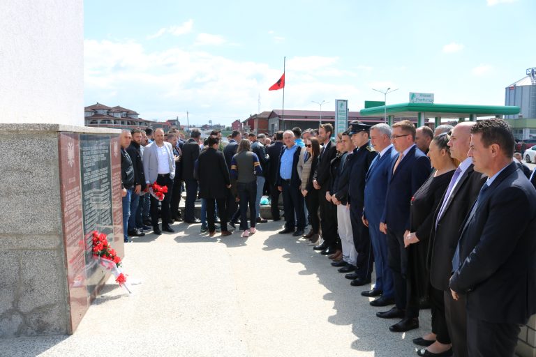 Nderohen martirët e fshatrave Hallaq i Vogël dhe Rufc i Ri