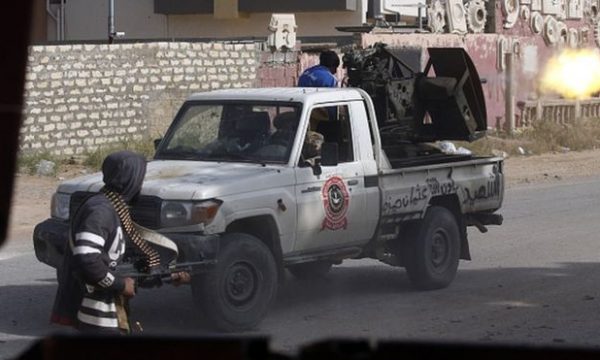Shpërthejnë përleshjet e armatosura në Tripoli të Libisë