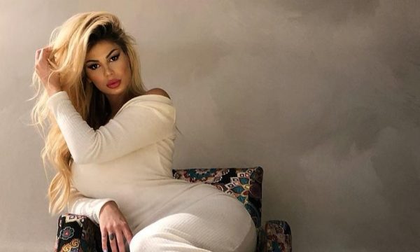 Luana Vjollca vazhdon punën nga shtëpia për projektin e ri