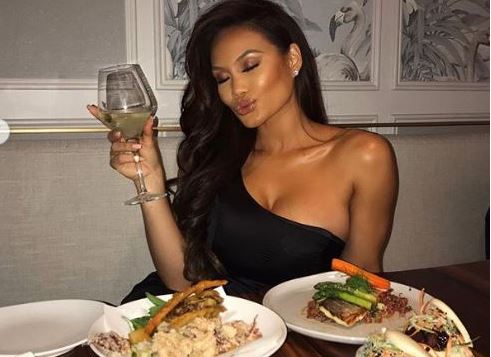 Askush nuk do të refuzonte një darkë me Daphney Joy!