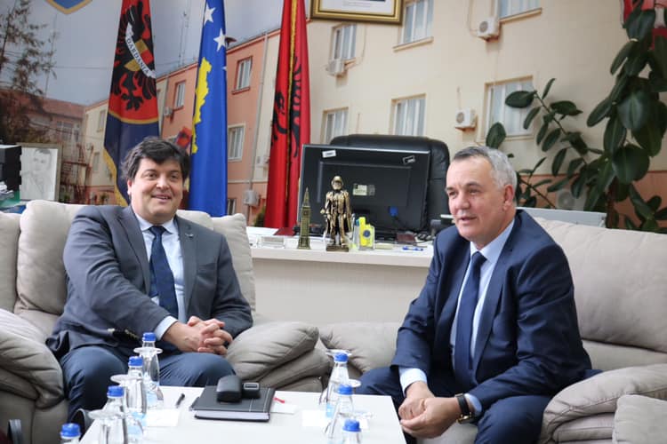 Kryetari Ahmeti pret në takim Kryetarin i Komunës Rovereto nga Italia, Francesko Valduga