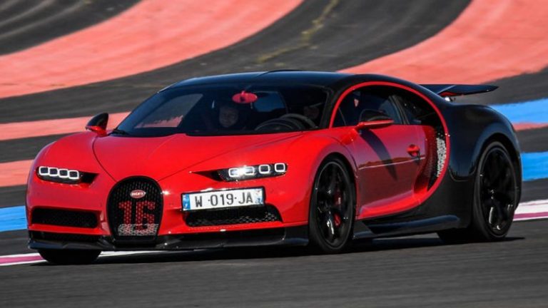 Bugatti Chiron provon shpejtësinë në pistën me kthesa (Foto)