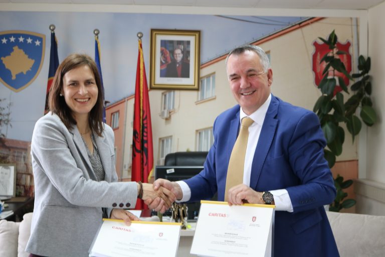Kryetari Ahmeti nënshkruan marrëveshje me Caritasin Zvicërran