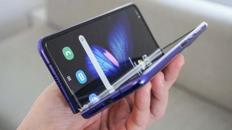 Samsung zhgënjeu me Galaxy Fold, kompanitë nuk tregojnë planet për telefonat e palosshëm (Foto)
