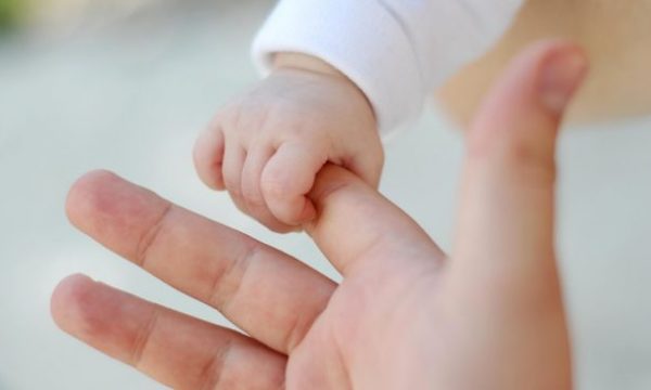 Foshnje 3-javëshe gjendet pa shenja jete në Skenderaj, policia po heton rastin