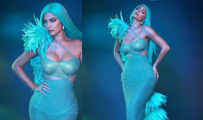 Kylie vezulluese me fustan të gjatë, i dashuri i saj veç nafak!