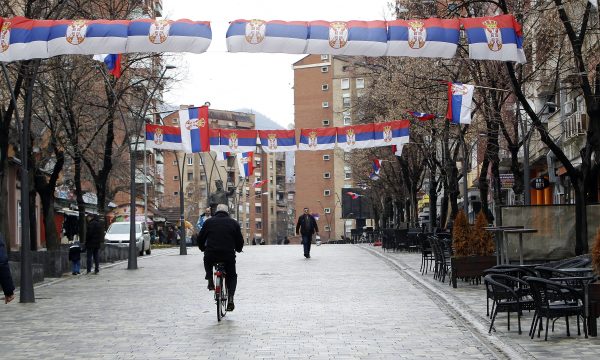Beogradi nxit tensione parazgjedhore te serbët e Kosovës