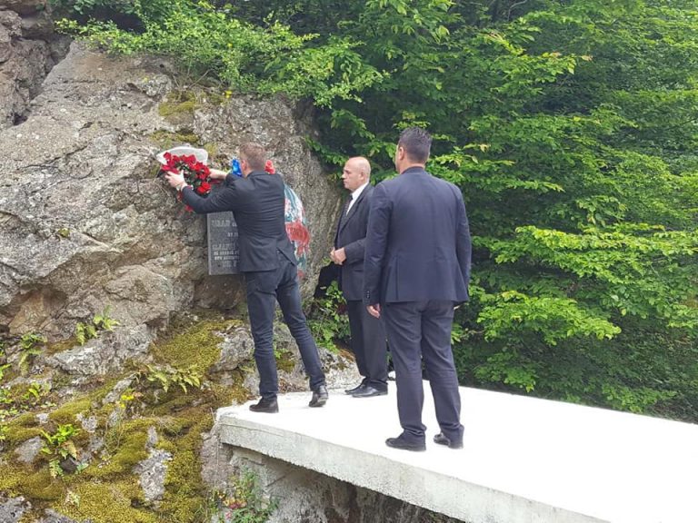 Kujtohet 10 vjeçari Uran Amerllahu i rënë gjatë luftës në fshatin Shalë